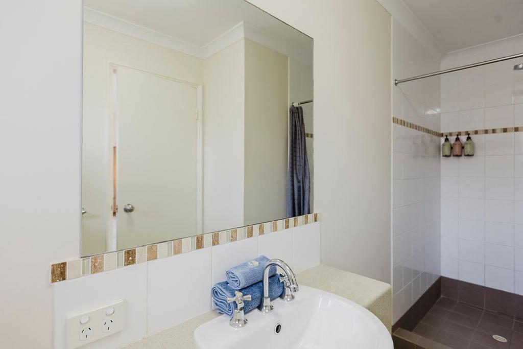 Peoples Park Appartement Coral Bay Buitenkant foto