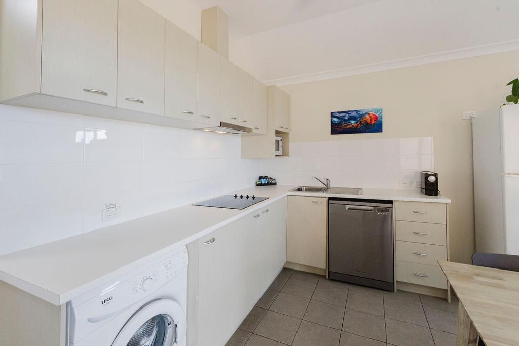 Peoples Park Appartement Coral Bay Buitenkant foto